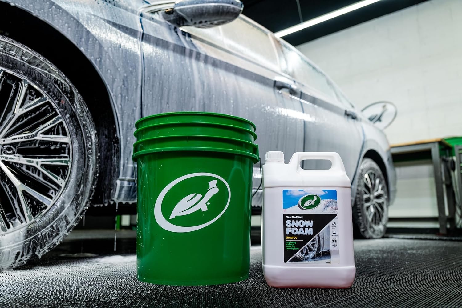 Turtle Wax Cherry Snow Foam 53111 - Thick, Rich Car Shampoo & Wash Removes Road Film, Grease, Oil & Dirt – Streak Free Formula Safe for All Paint, Tires, Wheels & Trim - 5L, Pack of 1 - Image 2